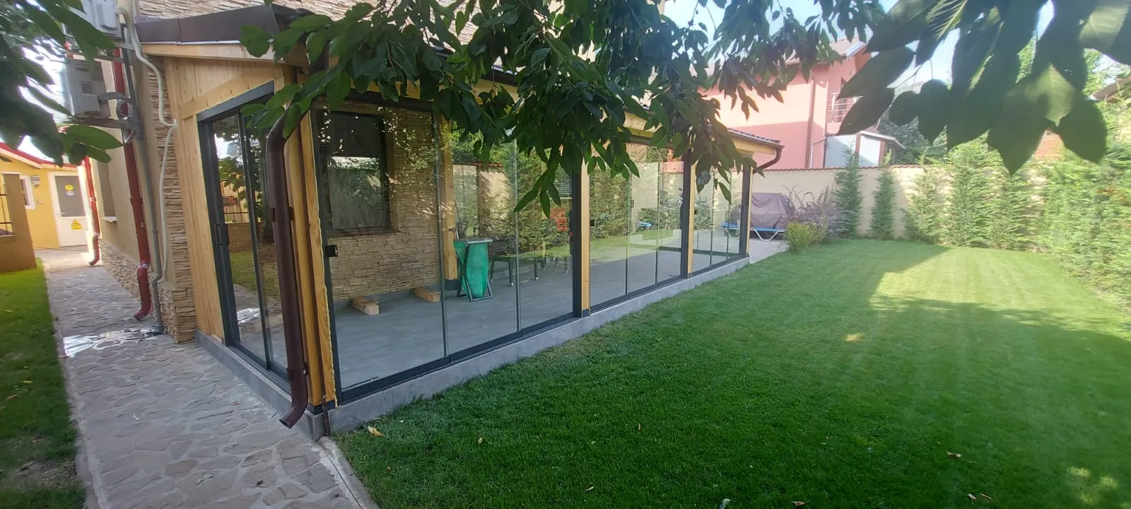 Închideri Terase cu Sticlă Securizată 