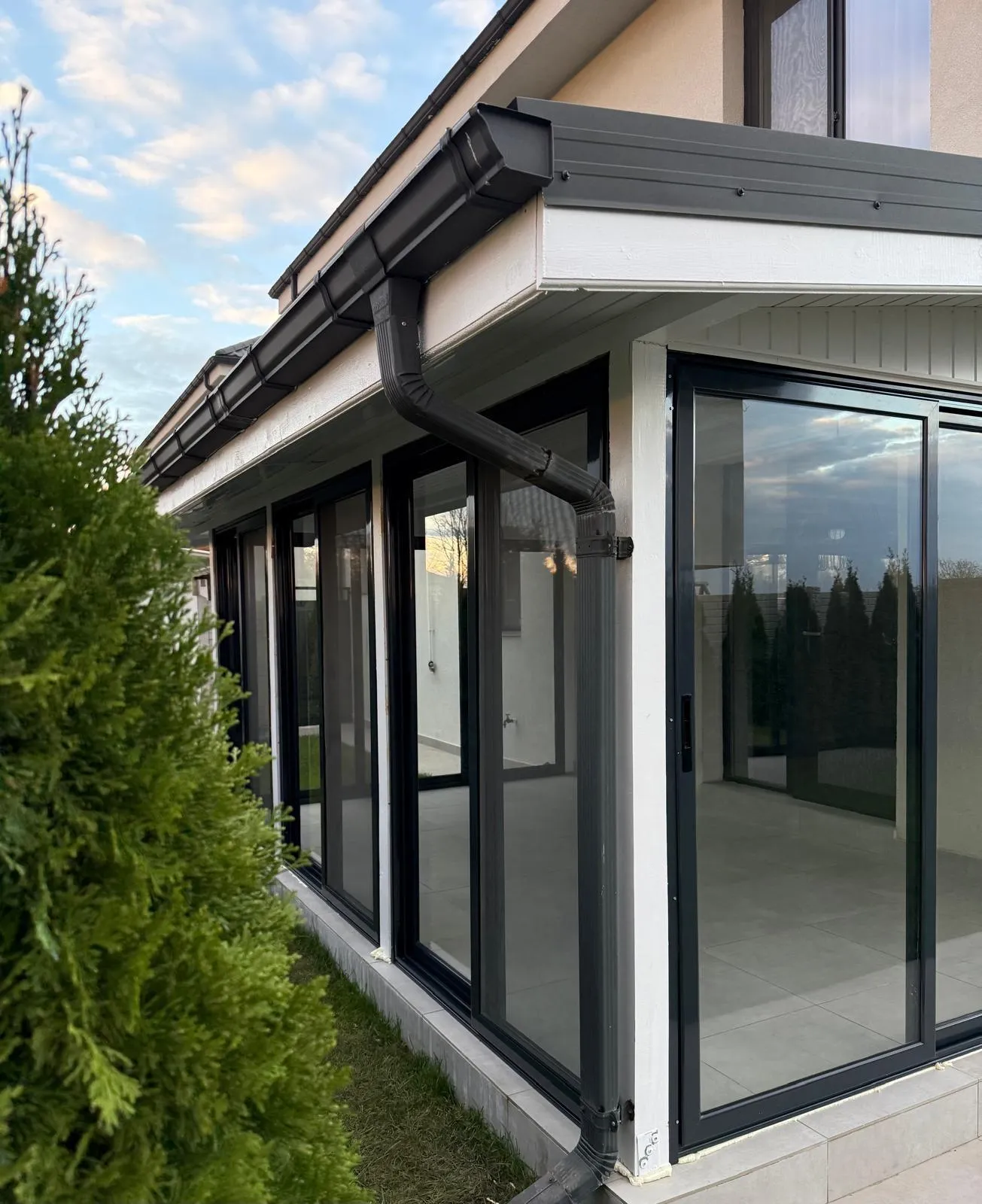 Închideri Terase cu Sticlă Securizată 