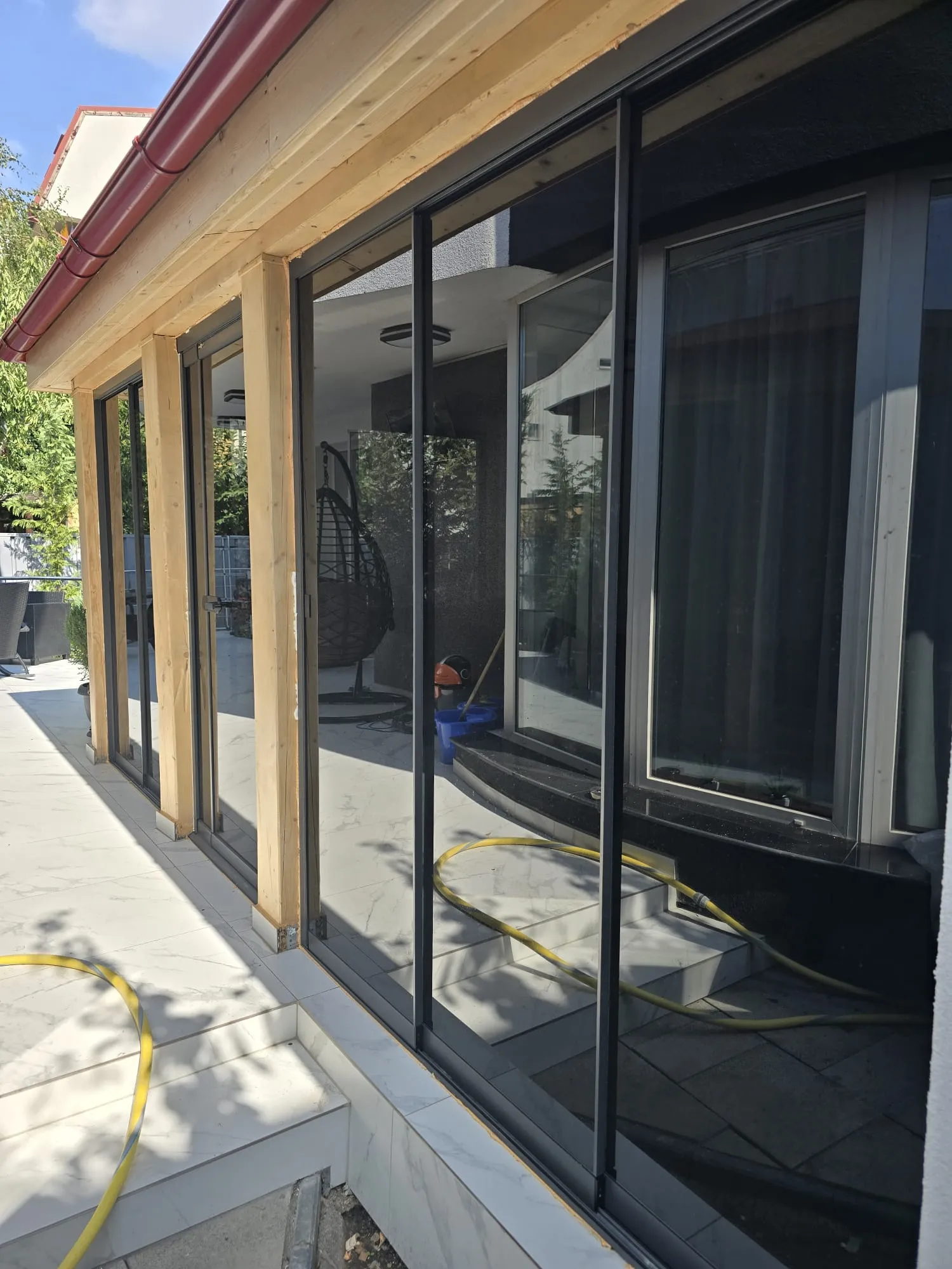 Închideri Terase cu Sticlă Securizată 