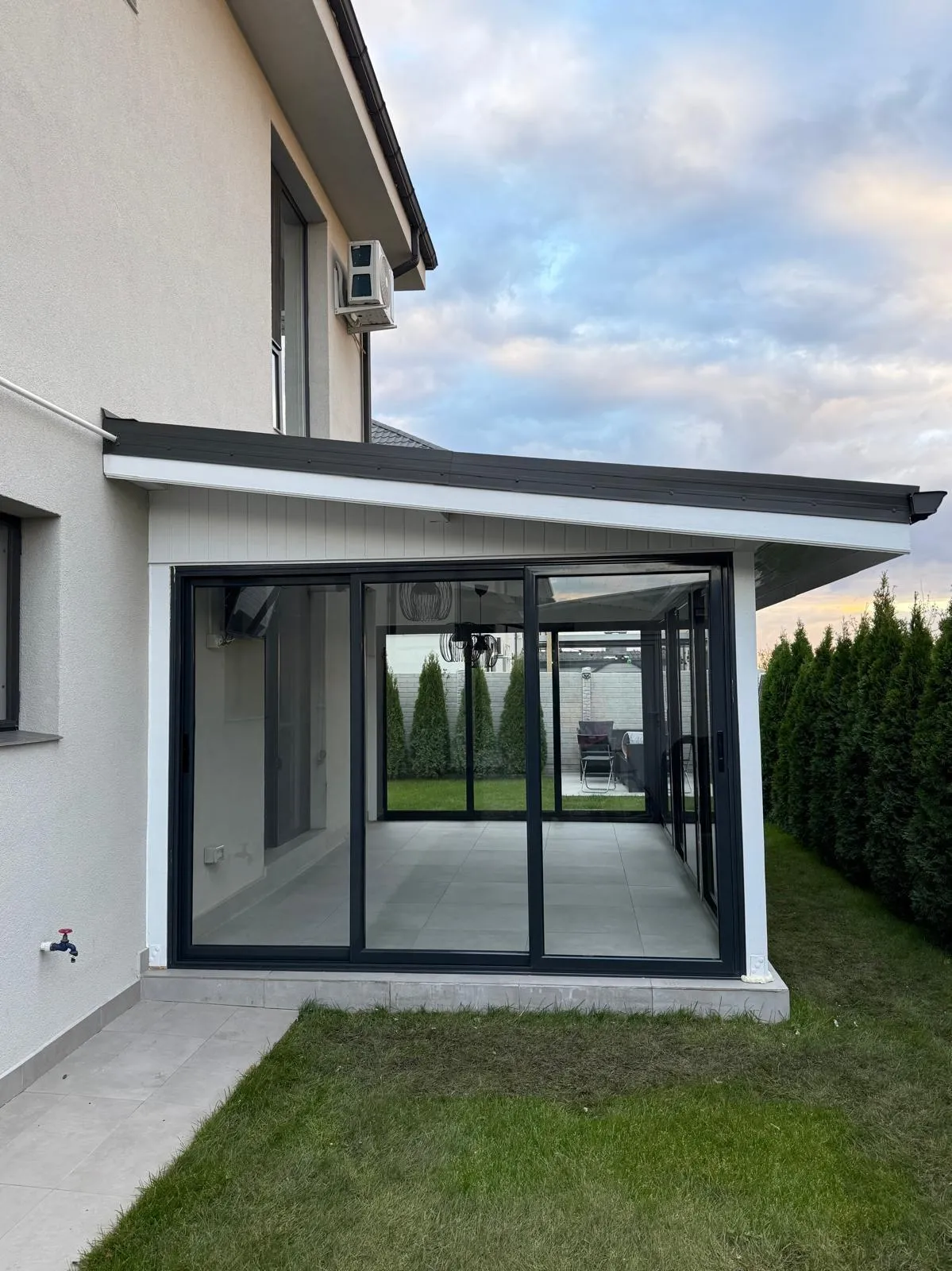 Închideri Terase cu Sticlă Securizată 