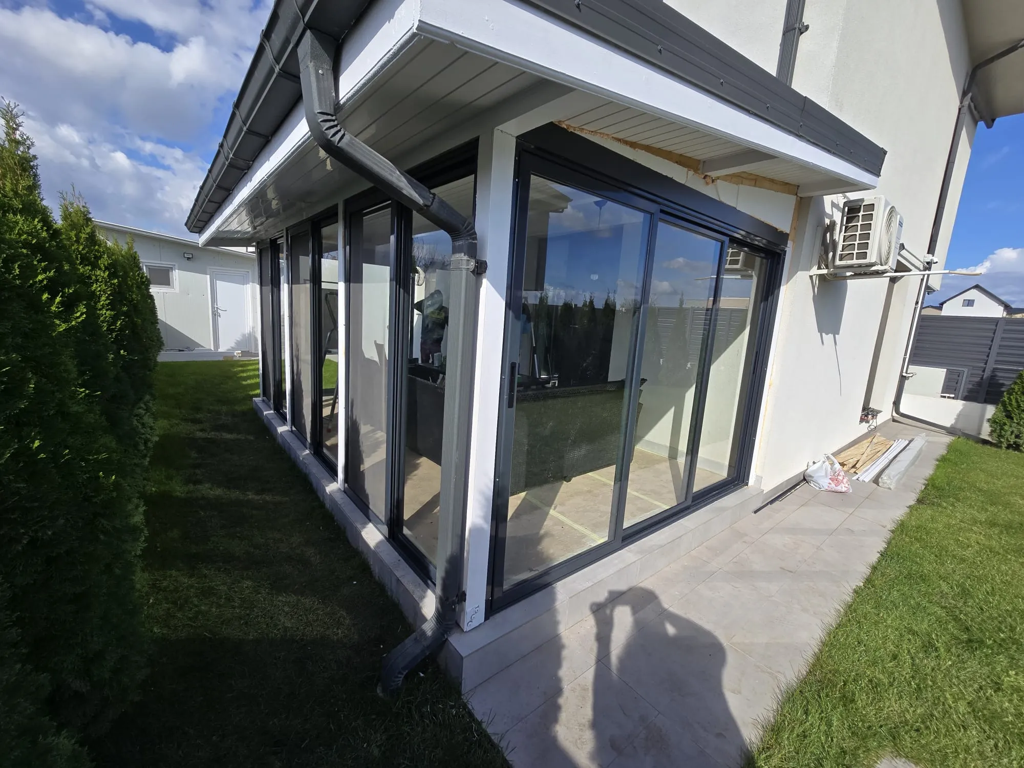 Închideri Terase cu Sticlă Securizată 