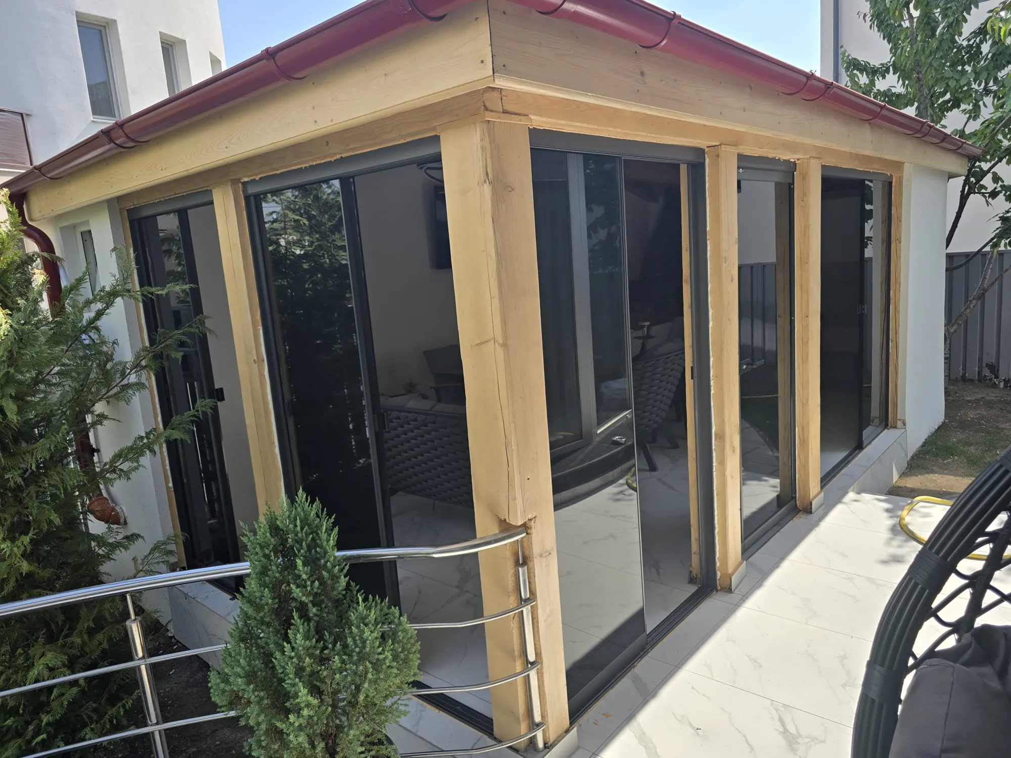 Închideri Terase cu Sticlă Securizată 