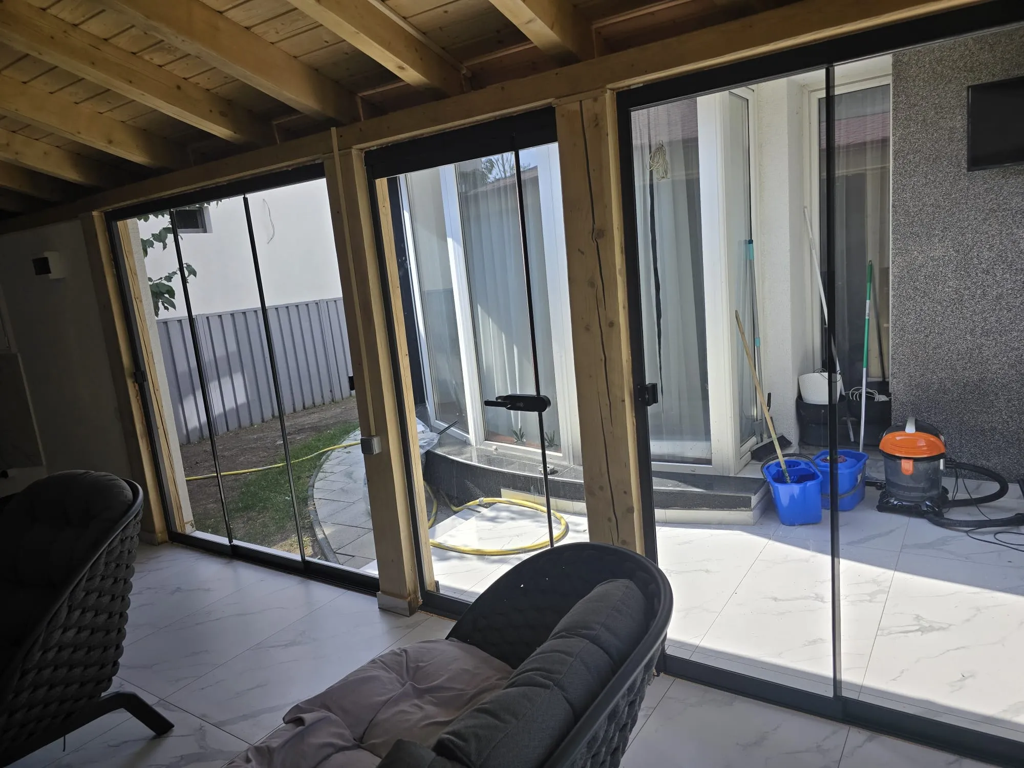 Închideri Terase cu Sticlă Securizată 