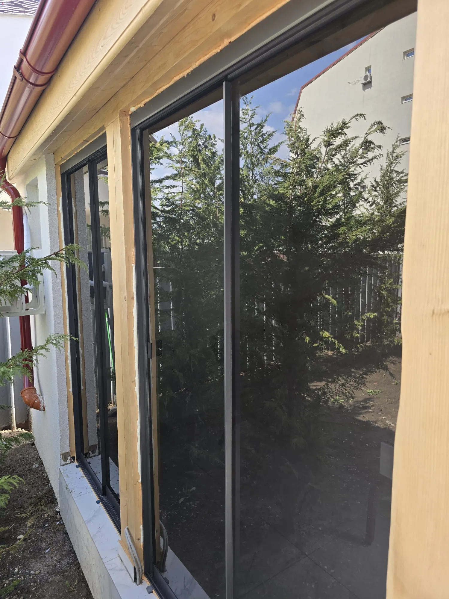 Închideri Terase cu Sticlă Securizată 