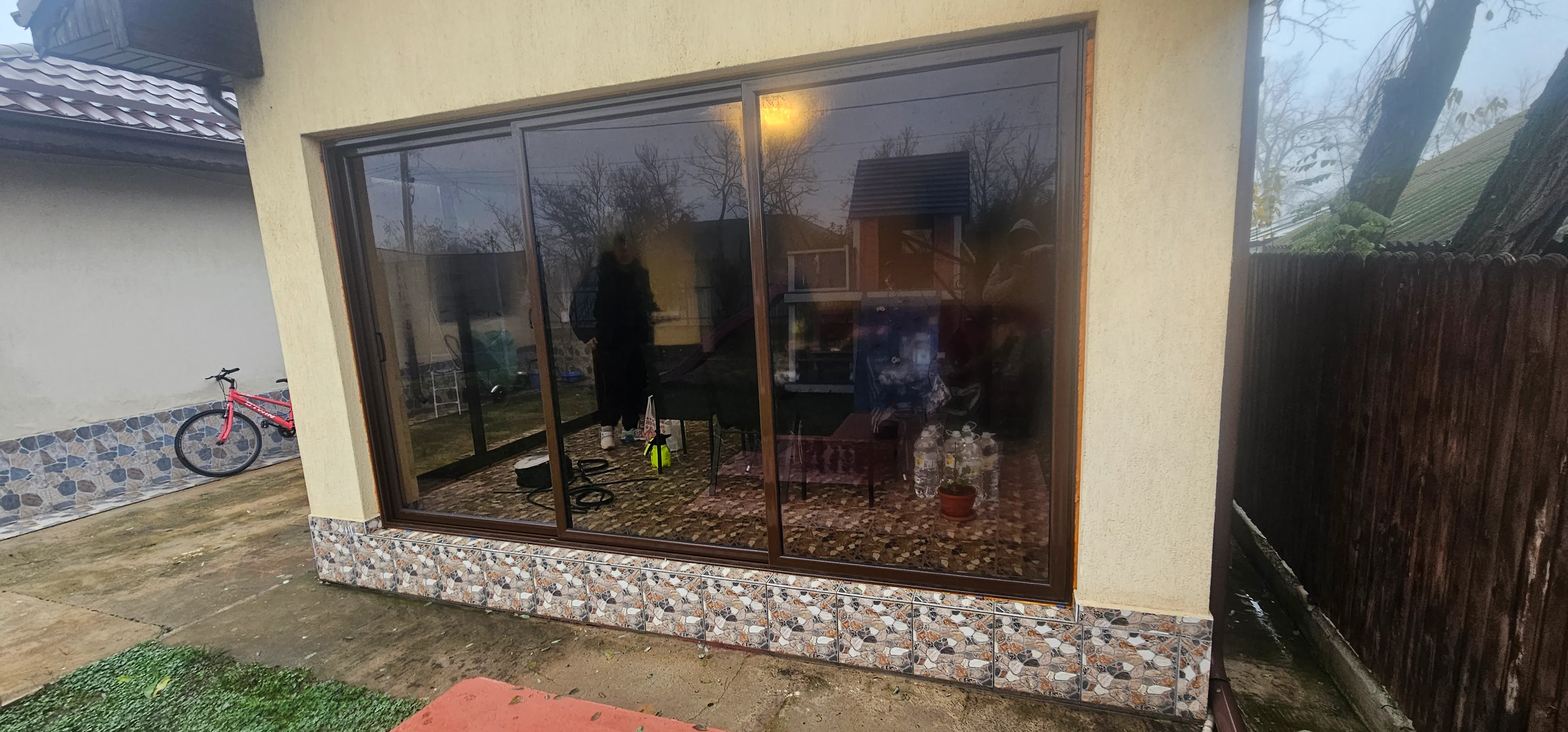 Închideri Terase cu Sticlă Securizată 