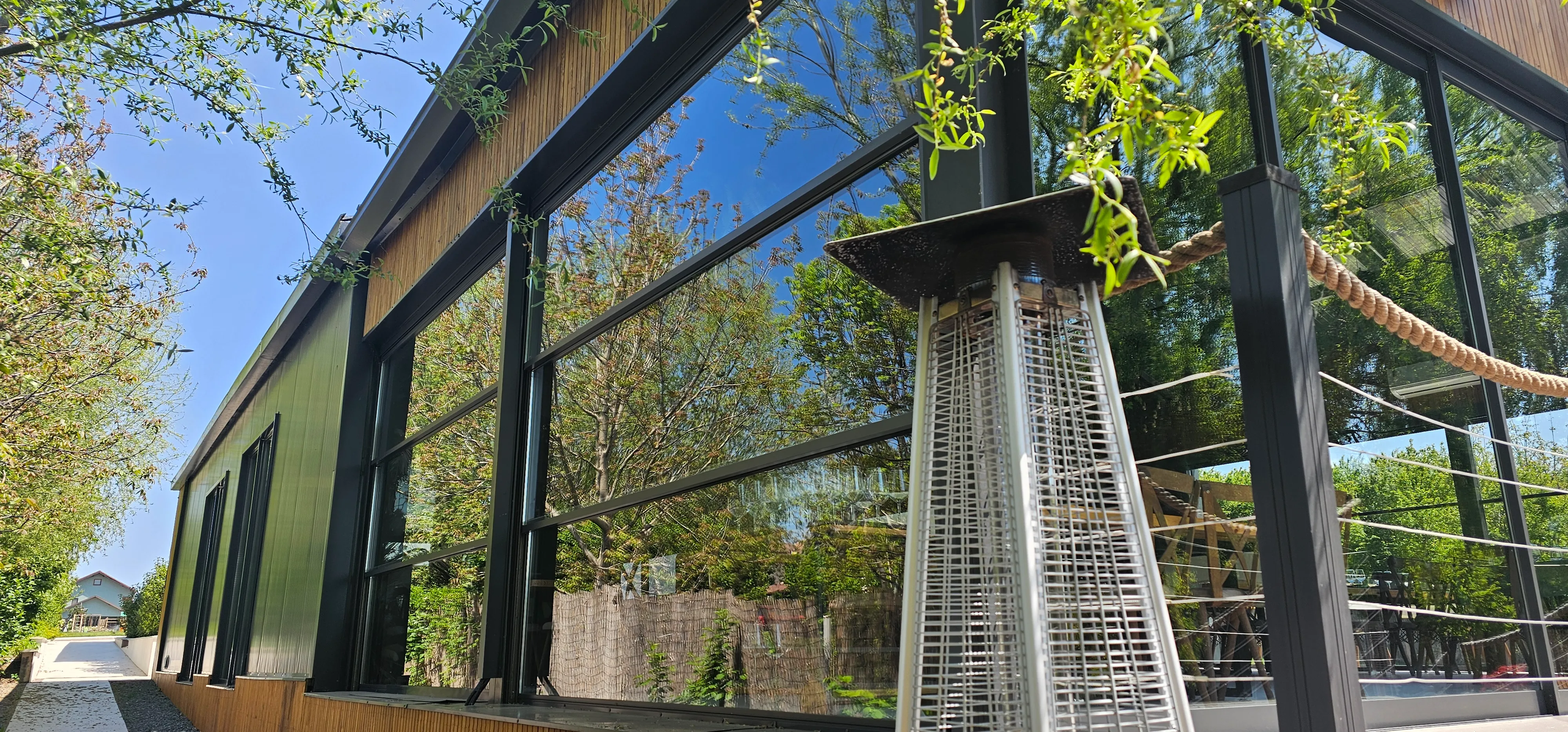 Închideri Terase cu Sticlă Securizată 