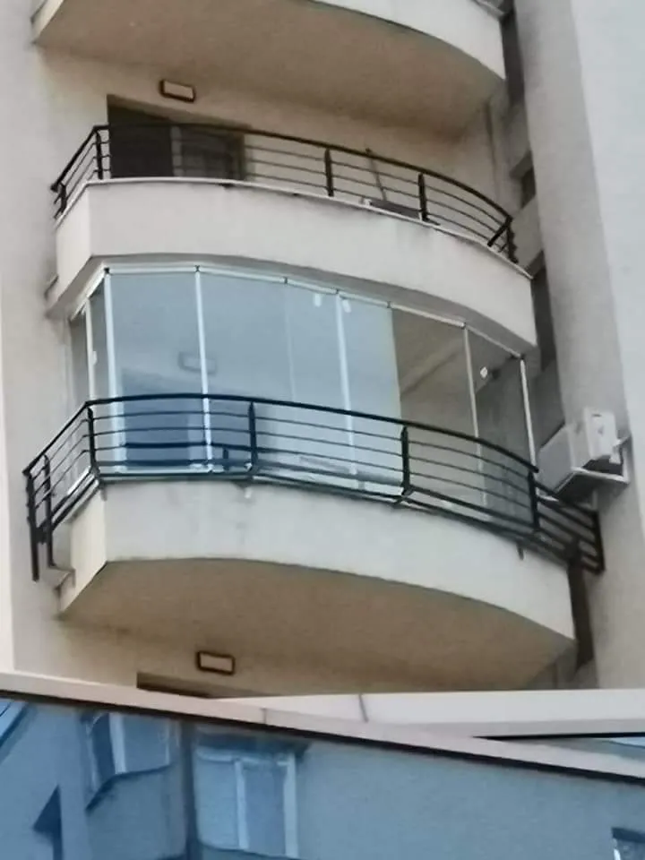 Închideri Balcoane cu Sticlă Securizată