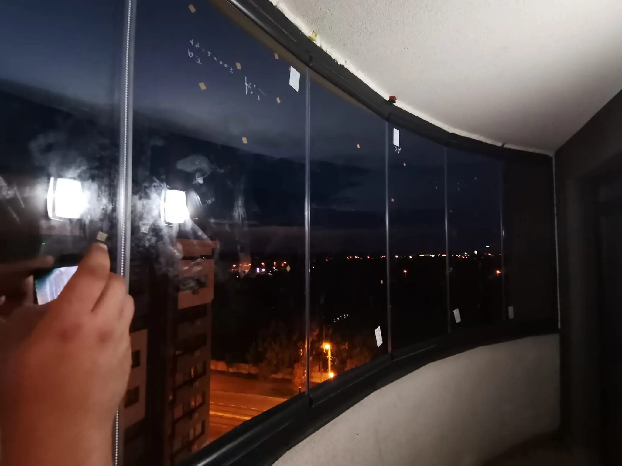 Închideri Balcoane cu Sticlă Securizată