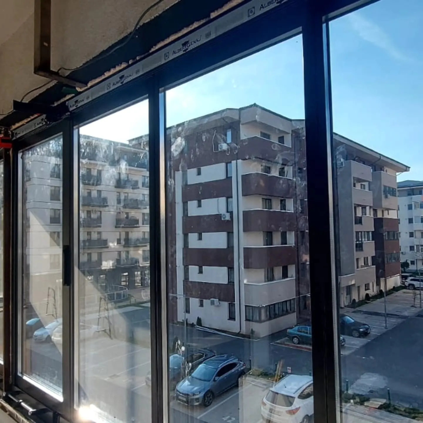 Închideri Balcoane cu Sticlă Securizată