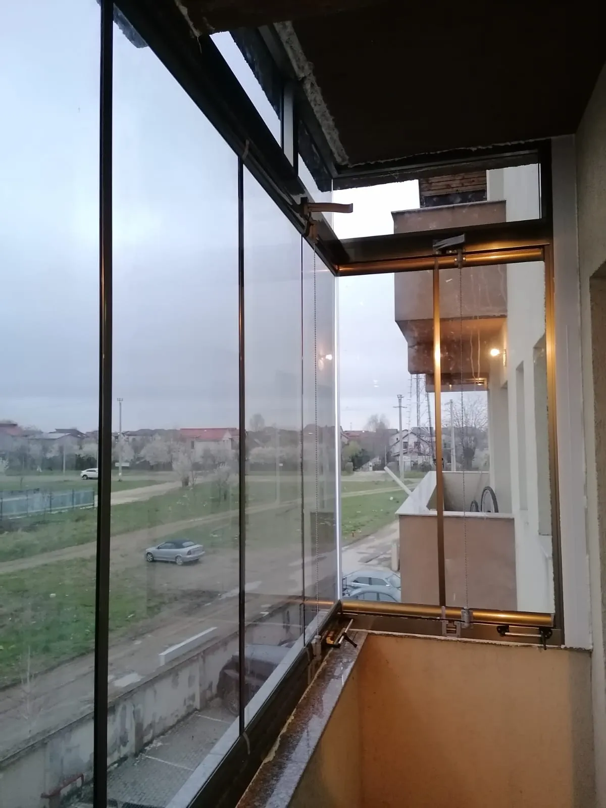 Închideri Balcoane cu Sticlă Securizată