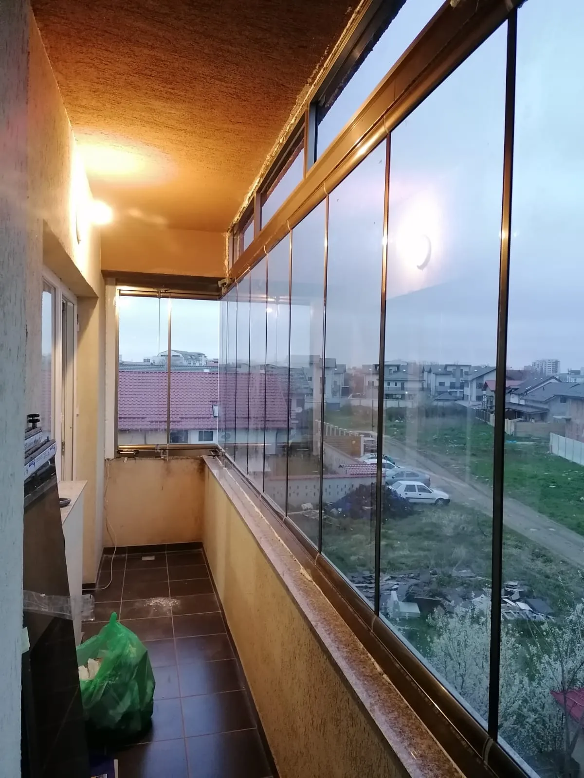 Închideri Balcoane cu Sticlă Securizată