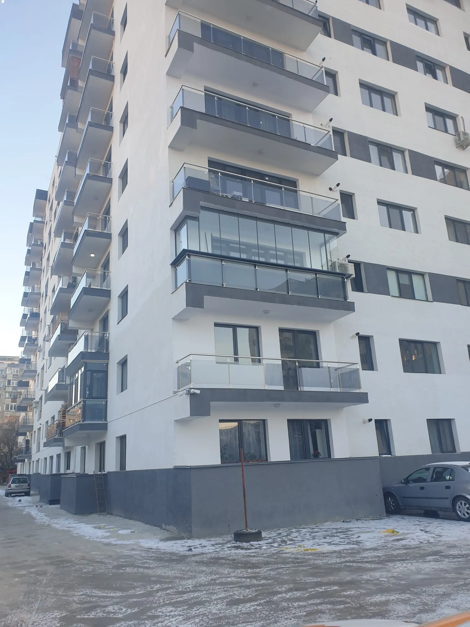 Închideri Balcoane cu Sticlă Securizată