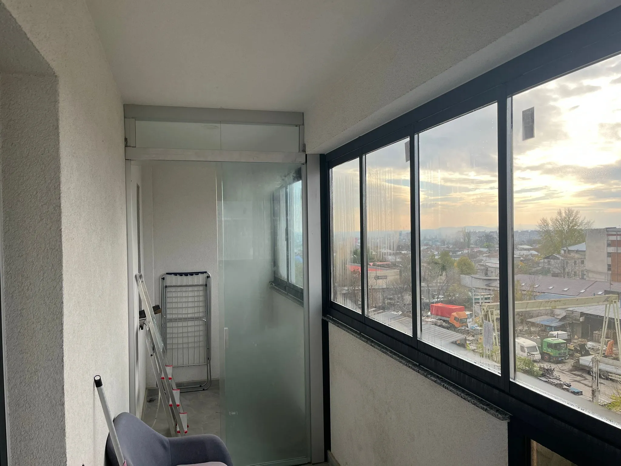 Închideri Balcoane cu Sticlă Securizată