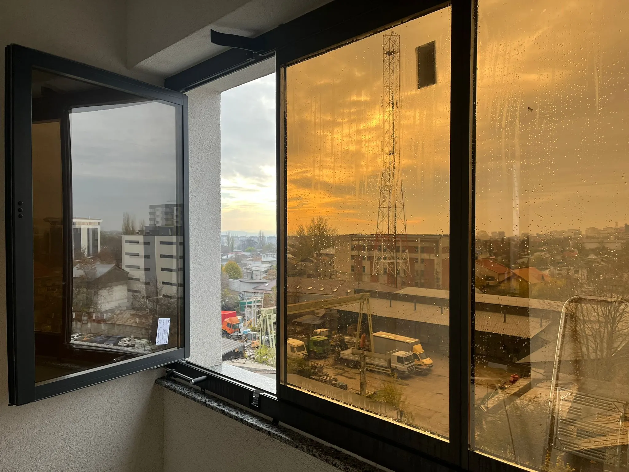 Închideri Balcoane cu Sticlă Securizată